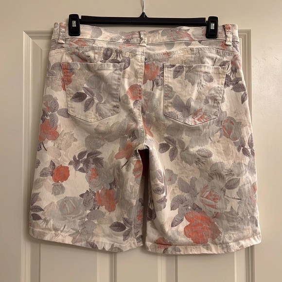 Code Bleu ladies shorts - Picture 5 of 9